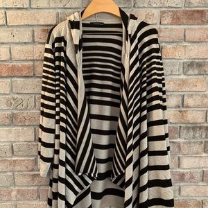 Back and heather grey striped cardigan size 3X